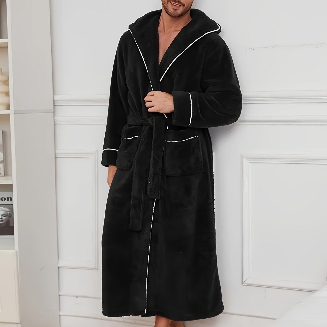 Peignoir luxueux pour homme à blocs de couleur avec capuche – Doux et confortable, en polyester, avec ceinture.