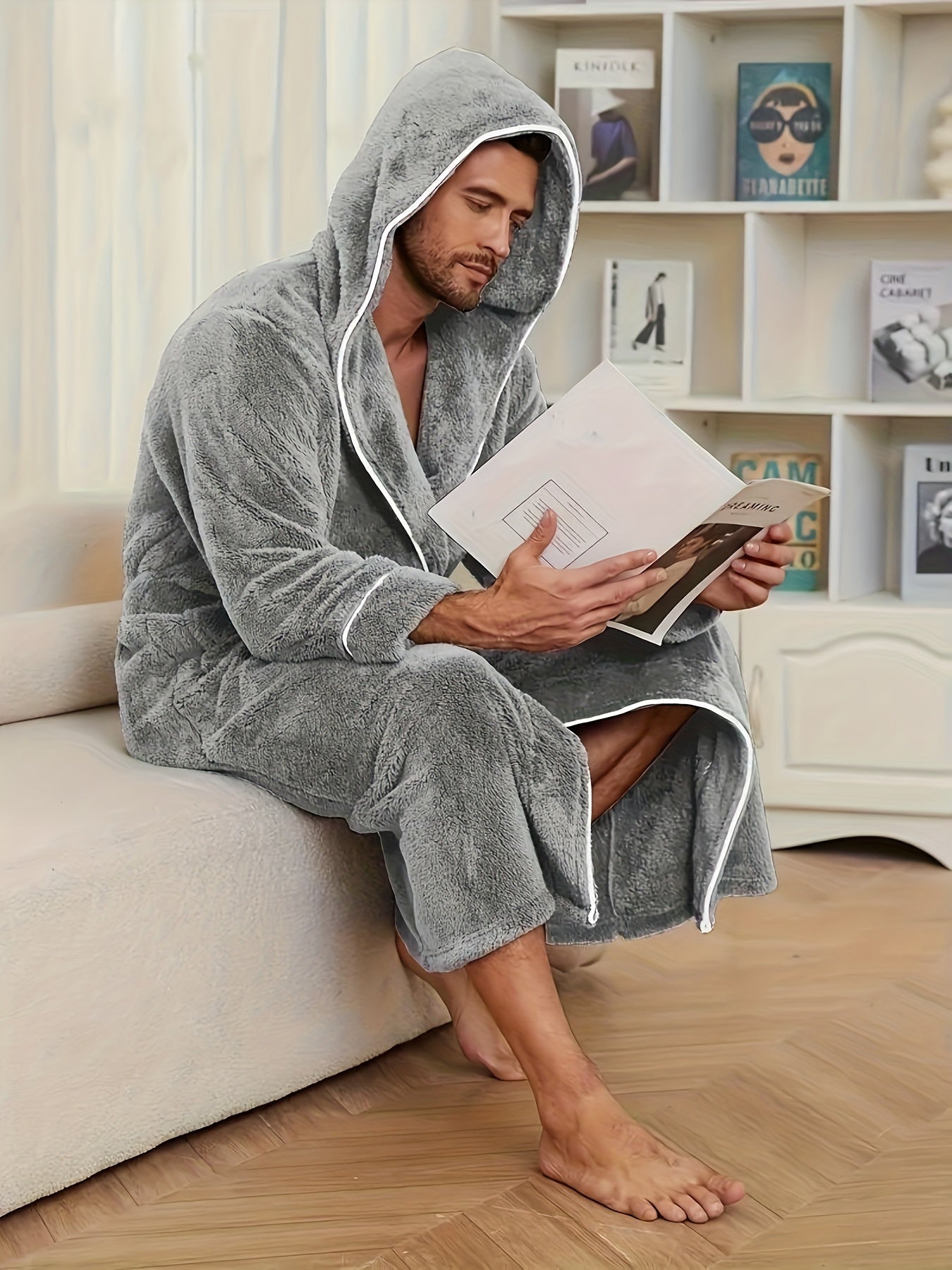 Peignoir luxueux pour homme à blocs de couleur avec capuche – Doux et confortable, en polyester, avec ceinture.