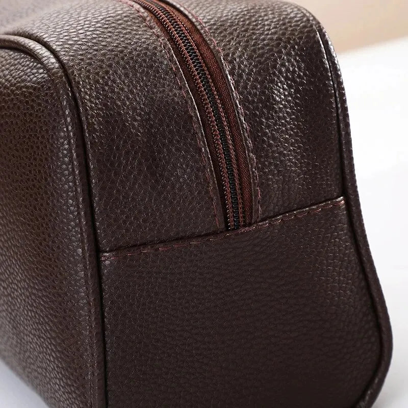 Trousse de toilette de voyage en cuir, grande capacité.