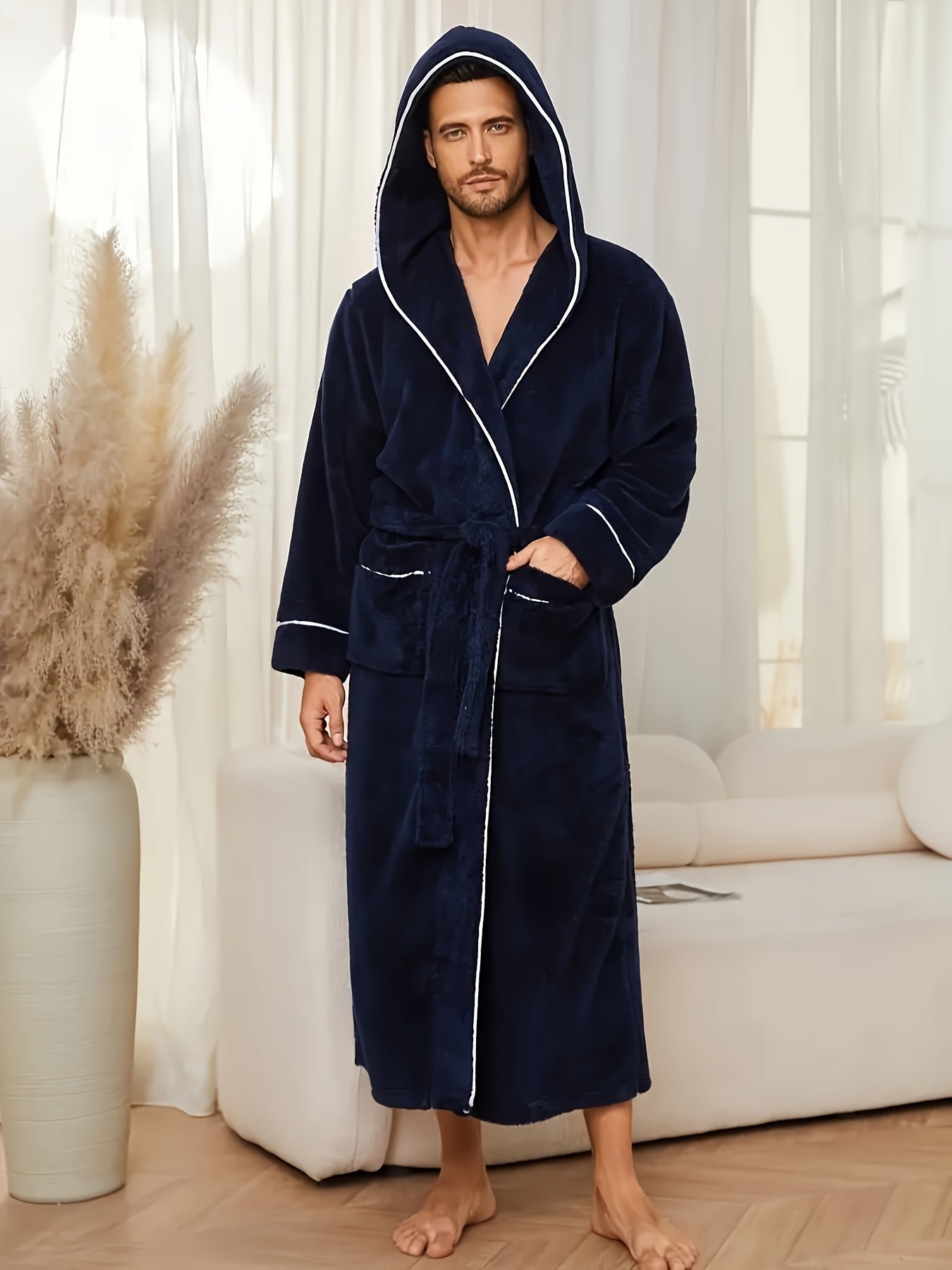 Peignoir luxueux pour homme à blocs de couleur avec capuche – Doux et confortable, en polyester, avec ceinture.