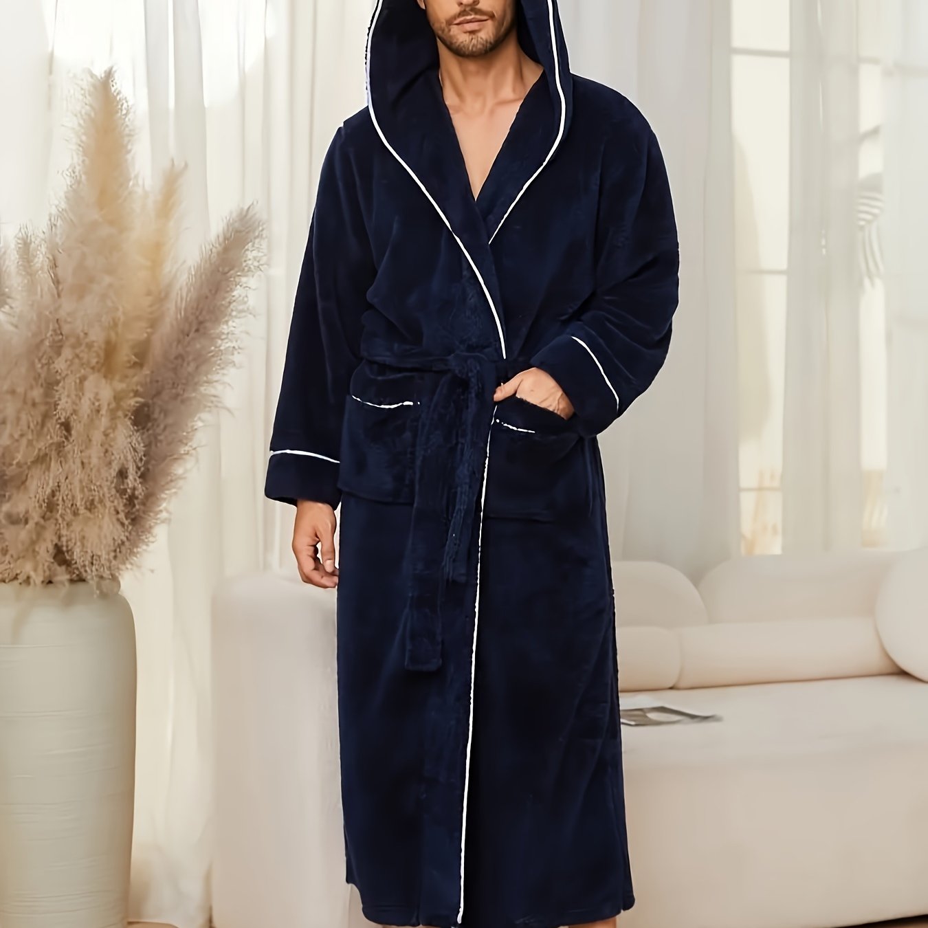 Peignoir luxueux pour homme à blocs de couleur avec capuche – Doux et confortable, en polyester, avec ceinture.