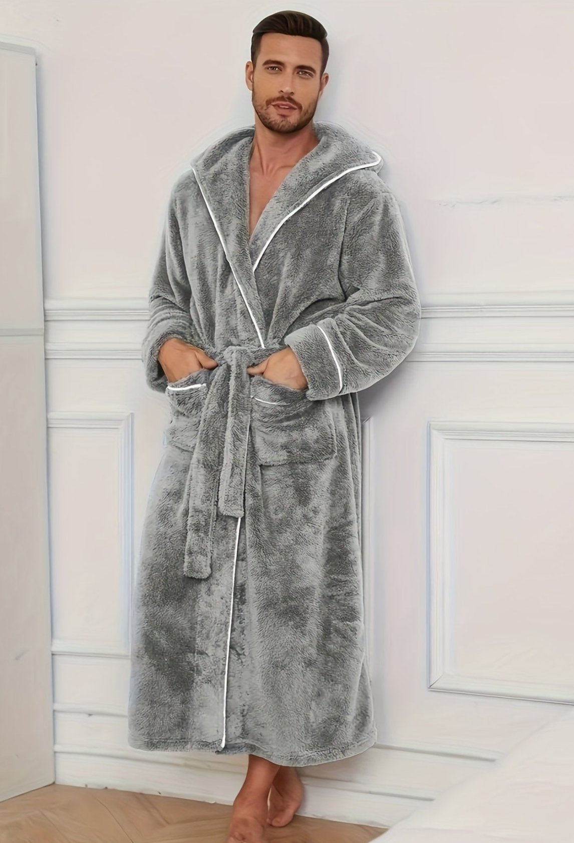 Peignoir luxueux pour homme à blocs de couleur avec capuche – Doux et confortable, en polyester, avec ceinture.