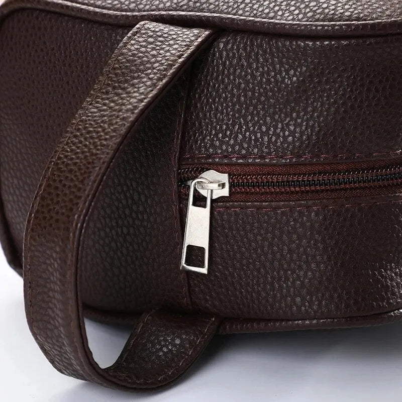 Trousse de toilette de voyage en cuir, grande capacité.